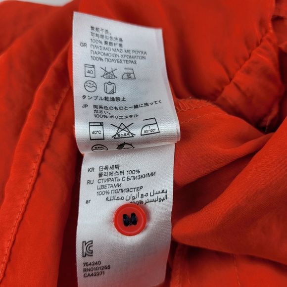 H & M Short Romper with Detailed Pockets Feels like Silk - Picture 7 of 12